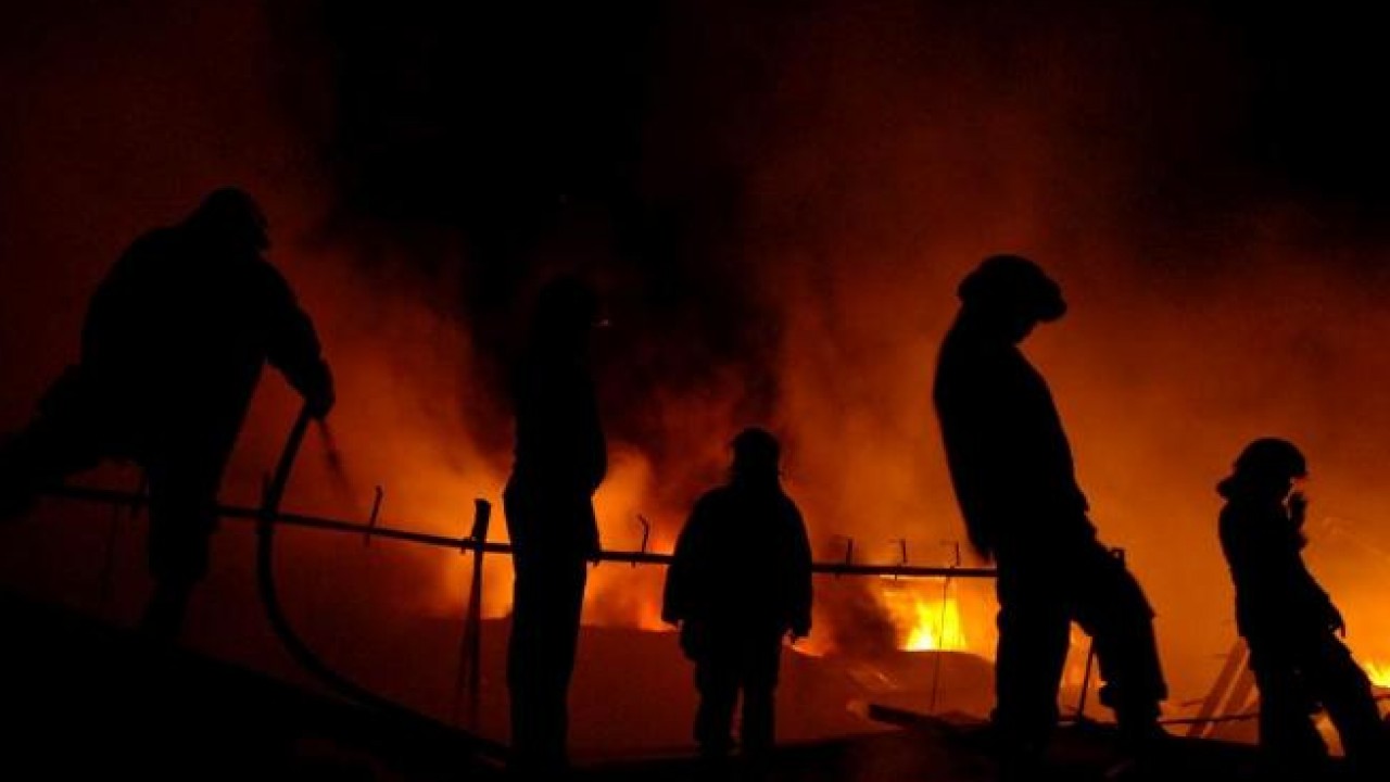 Puasa Perdana Main Petasan, 5 Kios di Pekayon Terbakar
